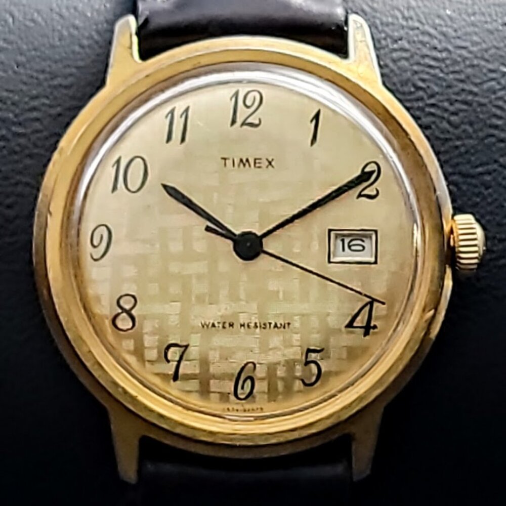 Vintage Timex Gold-Tone Date Watch – Textured Basket Weave Dial